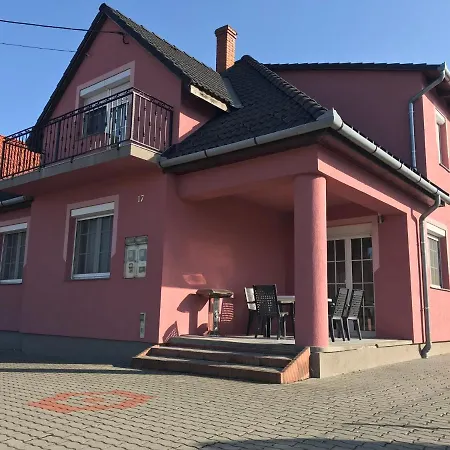 éva Balatonlelle